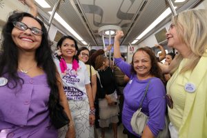 Bahia lança campanha Agosto Lilás com vagão exclusivo para mulheres no metrô de Salvador